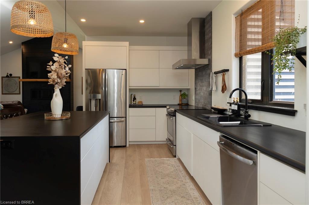 16 Forman Street Property Photo 17