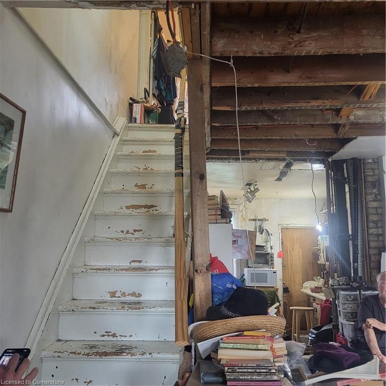 325 Boon Avenue Property Photo 4