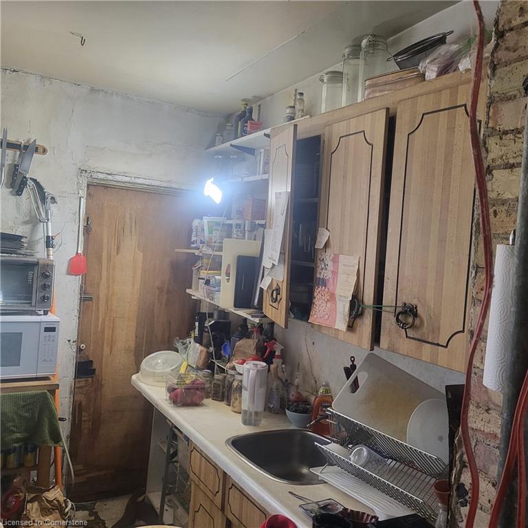 325 Boon Avenue Property Photo 5