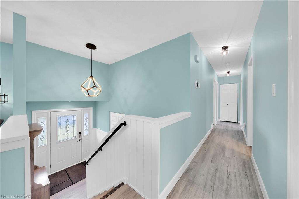 47 Winnett Street N Property Photo 3