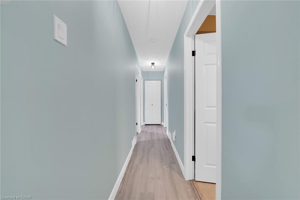 47 Winnett Street N Property Photo 11