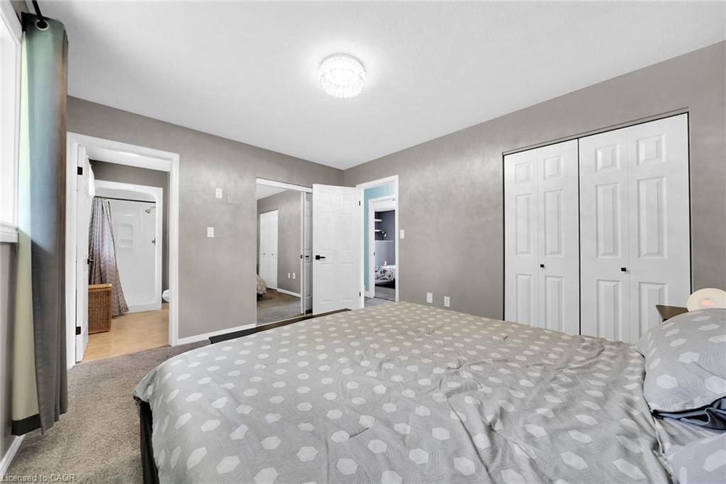 47 Winnett Street N Property Photo 15