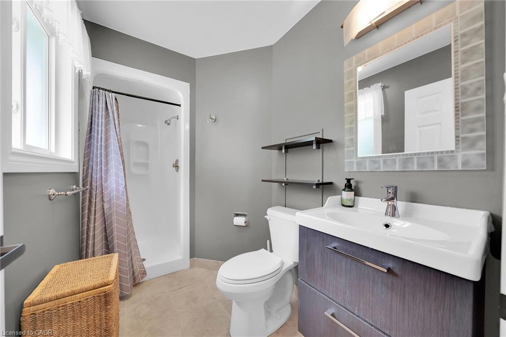 47 Winnett Street N Property Photo 16