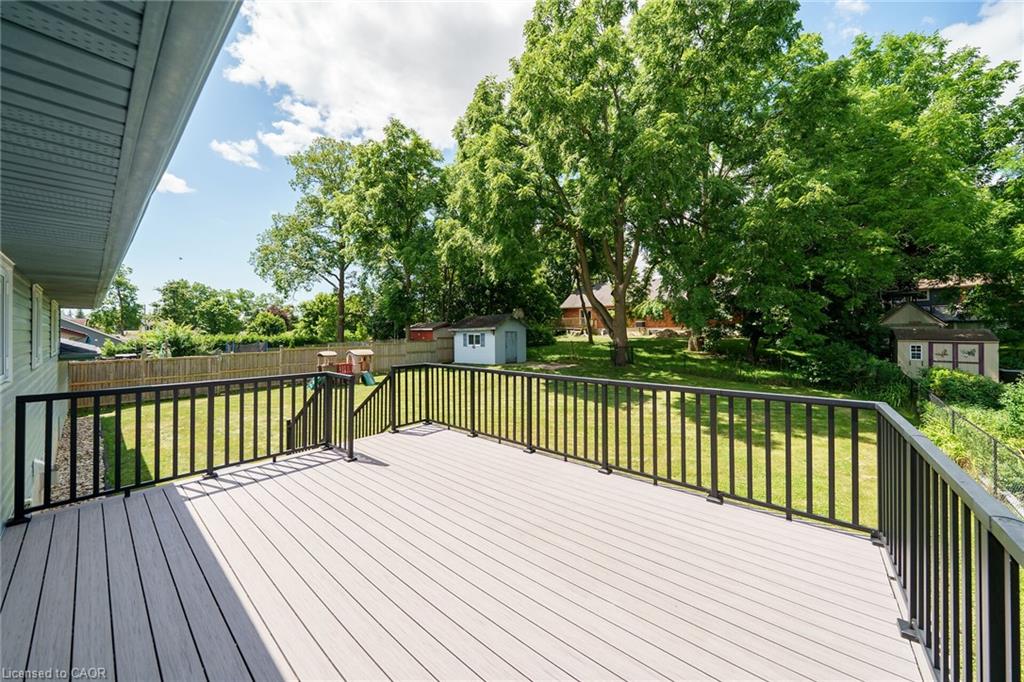 47 Winnett Street N Property Photo 38