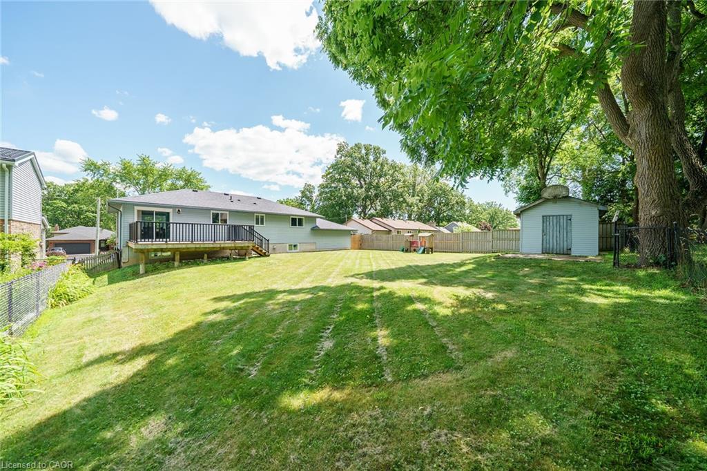 47 Winnett Street N Property Photo 40