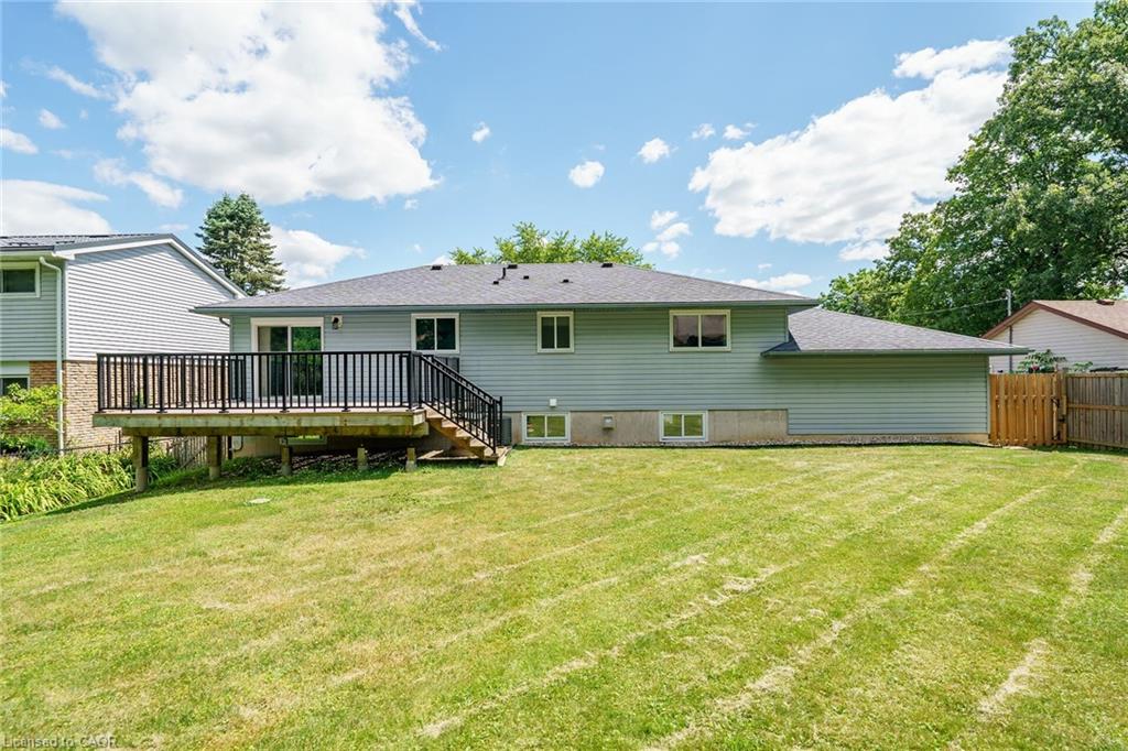 47 Winnett Street N Property Photo 42