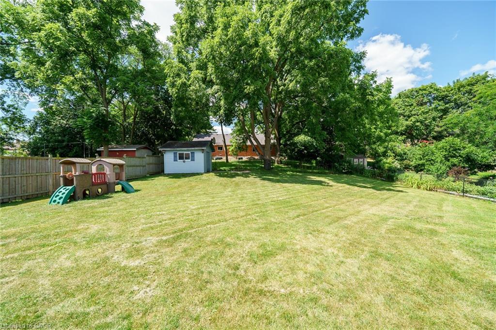 47 Winnett Street N Property Photo 43