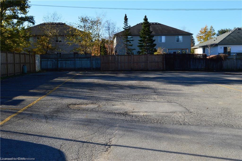377 Huron Street Property Photo 5