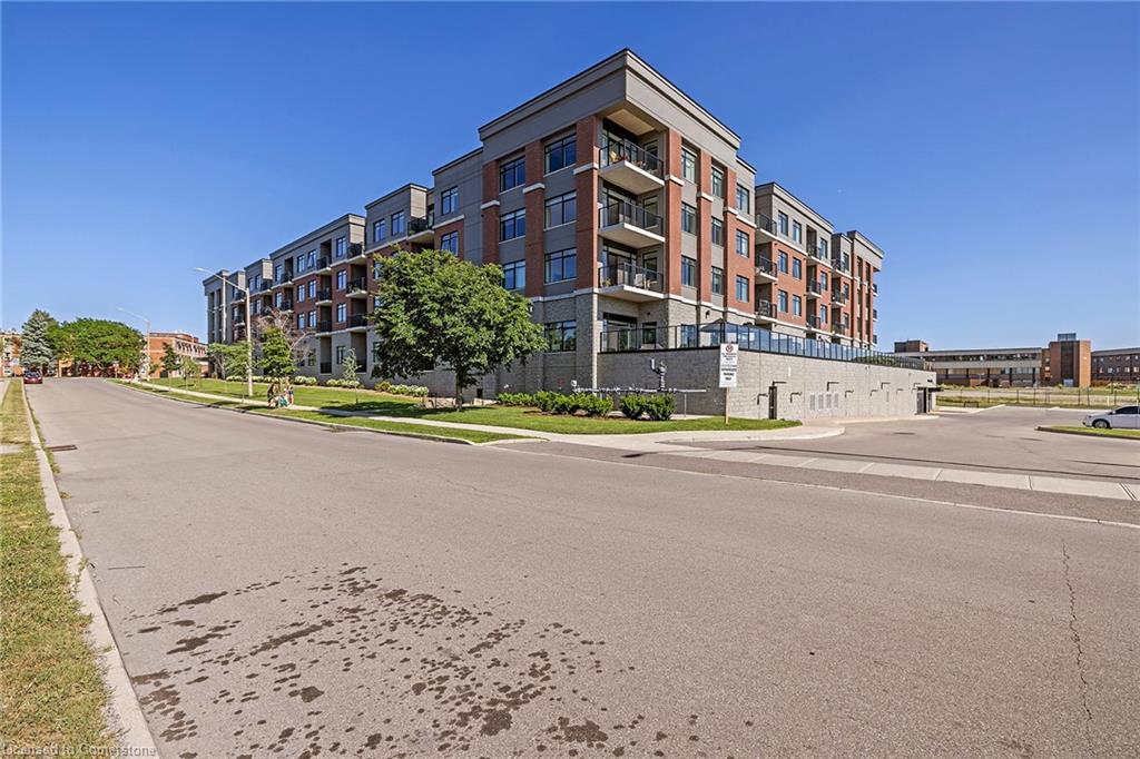 228-1 Redfern Avenue Property Photo 3