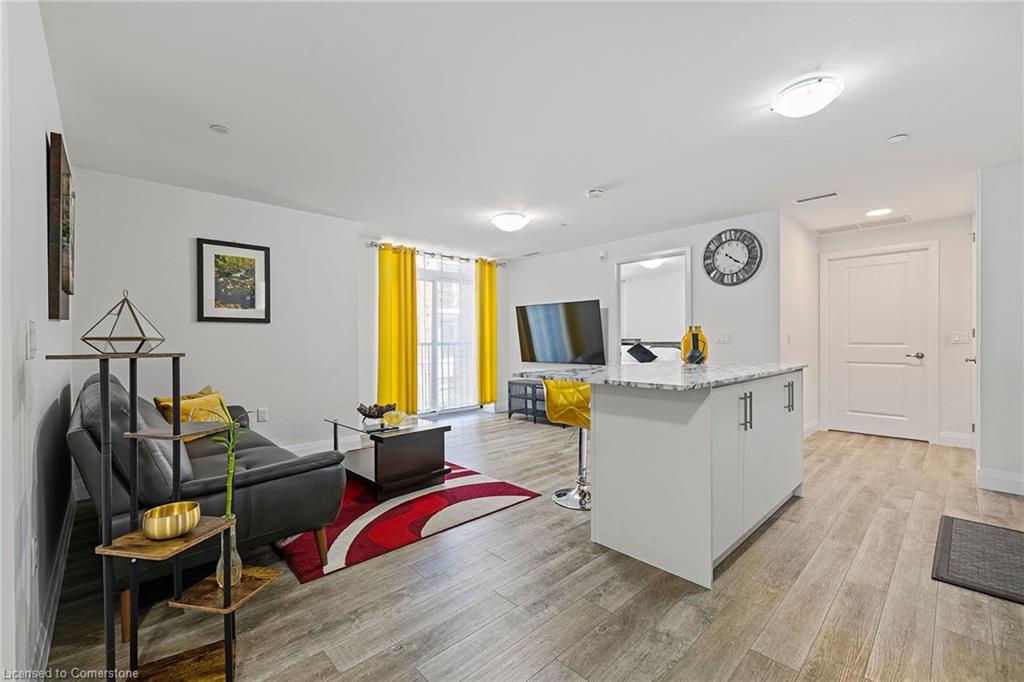 228-1 Redfern Avenue Property Photo 5