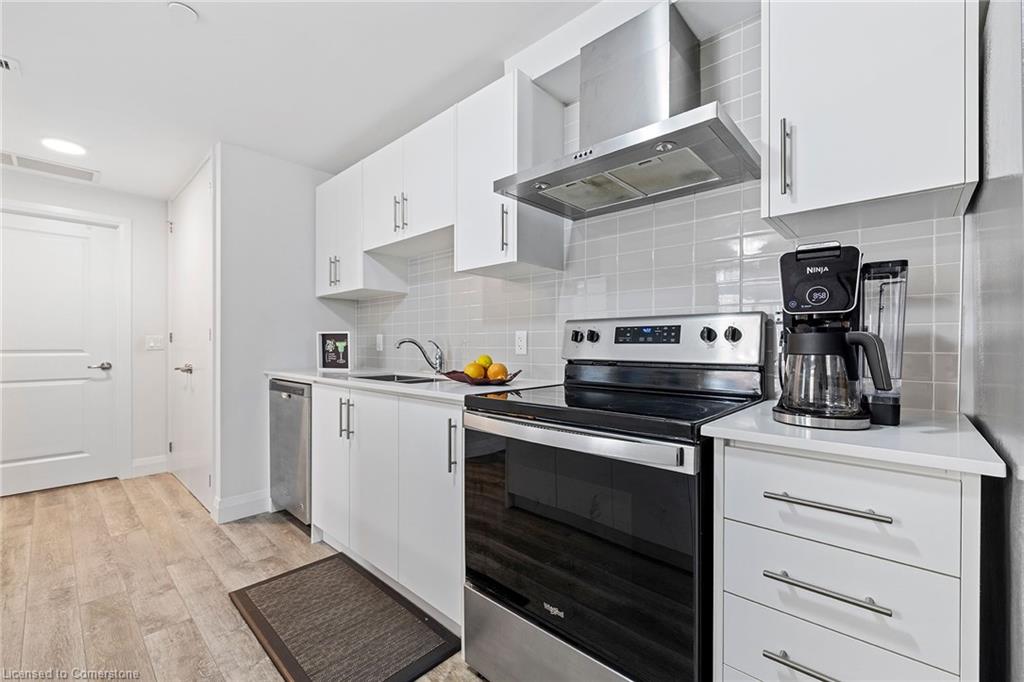 228-1 Redfern Avenue Property Photo 7