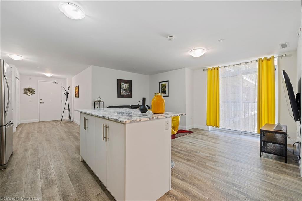 228-1 Redfern Avenue Property Photo 8