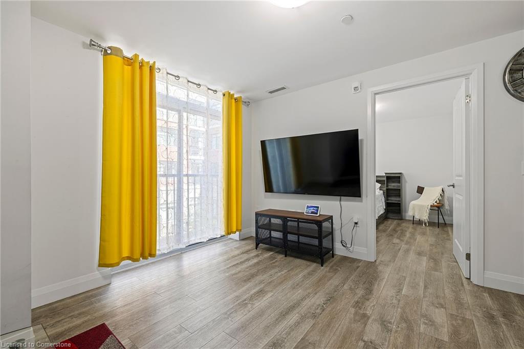 228-1 Redfern Avenue Property Photo 12