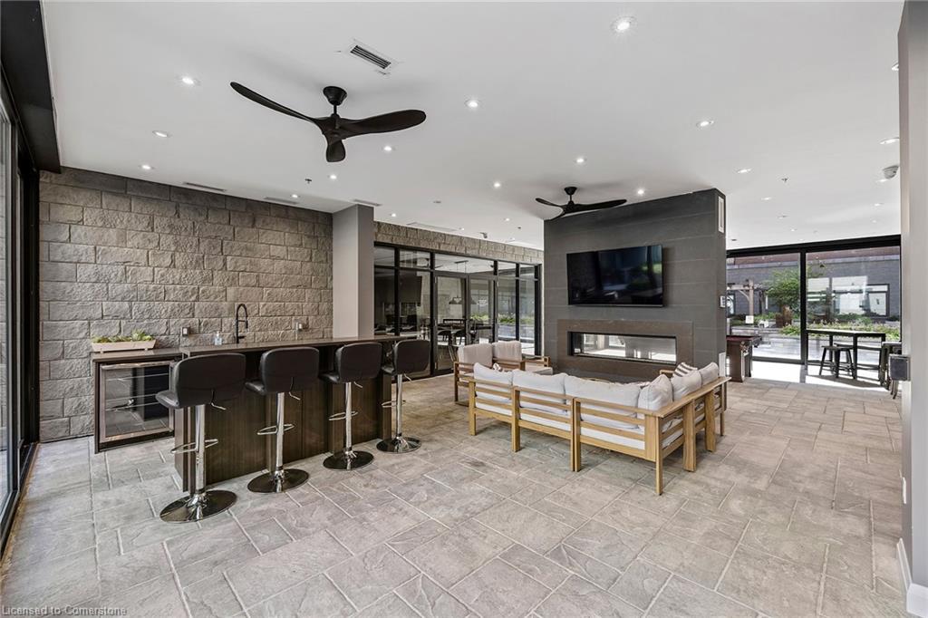 228-1 Redfern Avenue Property Photo 23