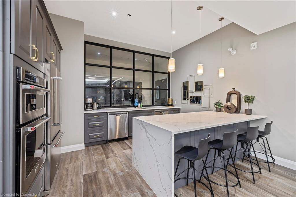 228-1 Redfern Avenue Property Photo 26