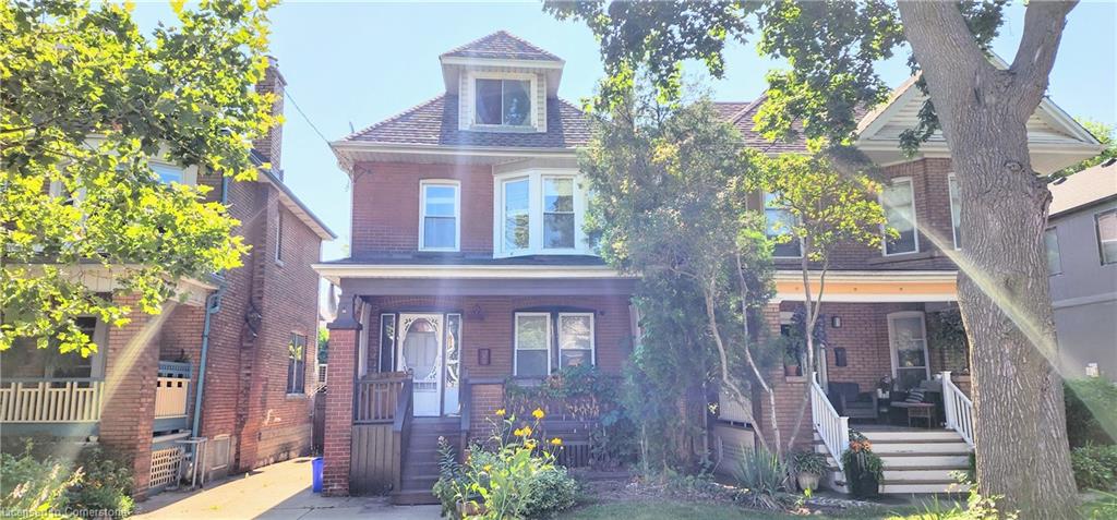 71 Kensington Avenue S Property Photo 1
