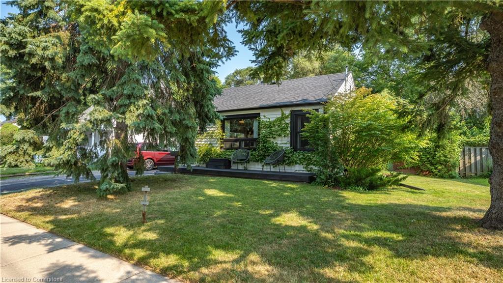 102 Spadina Road E Property Photo 1