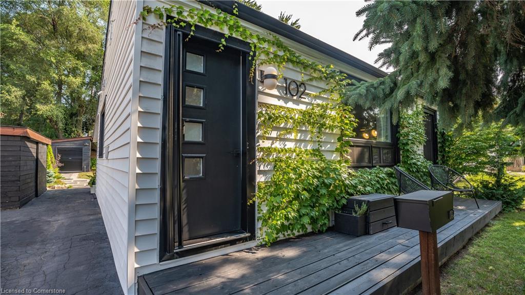 102 Spadina Road E Property Photo 2