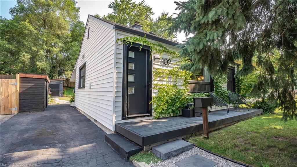 102 Spadina Road E Property Photo 4