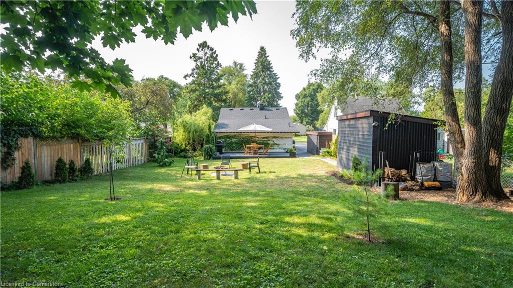 102 Spadina Road E Property Photo 16