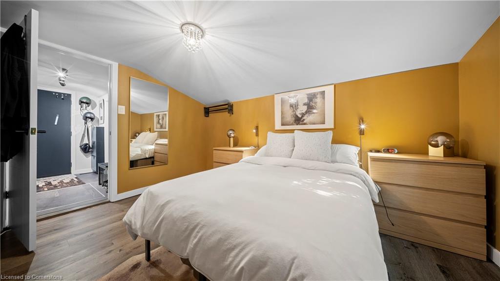 102 Spadina Road E Property Photo 21