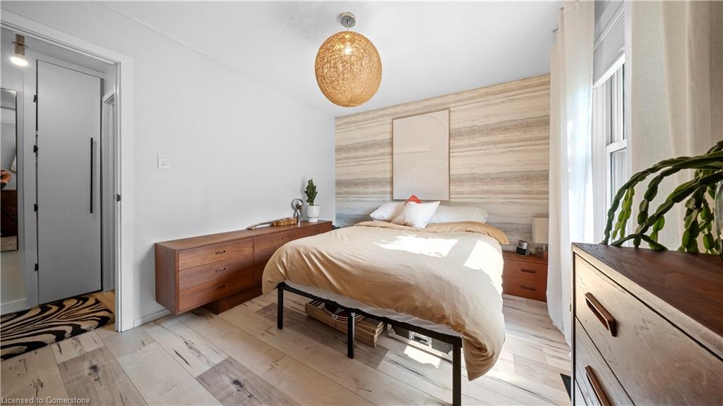 102 Spadina Road E Property Photo 30
