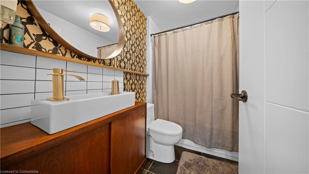 102 Spadina Road E Property Photo 32