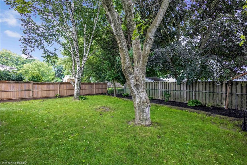 28 Crestlynn Crescent Property Photo 36