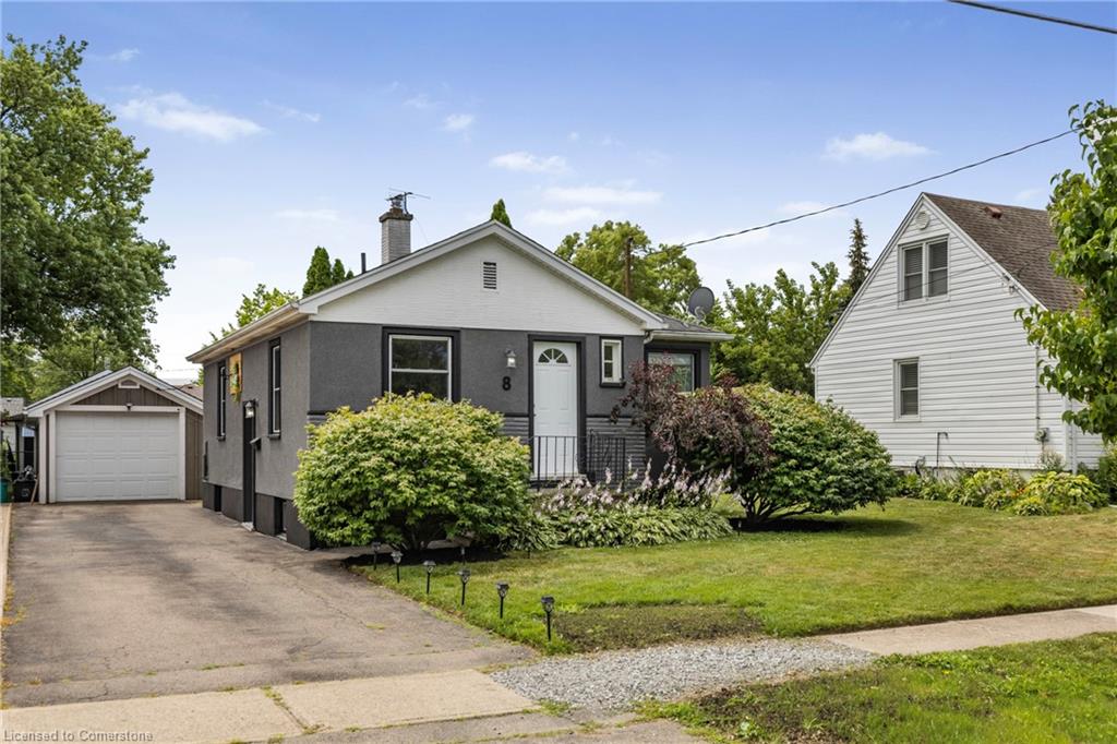 8 Admiral Road Property Photo 1