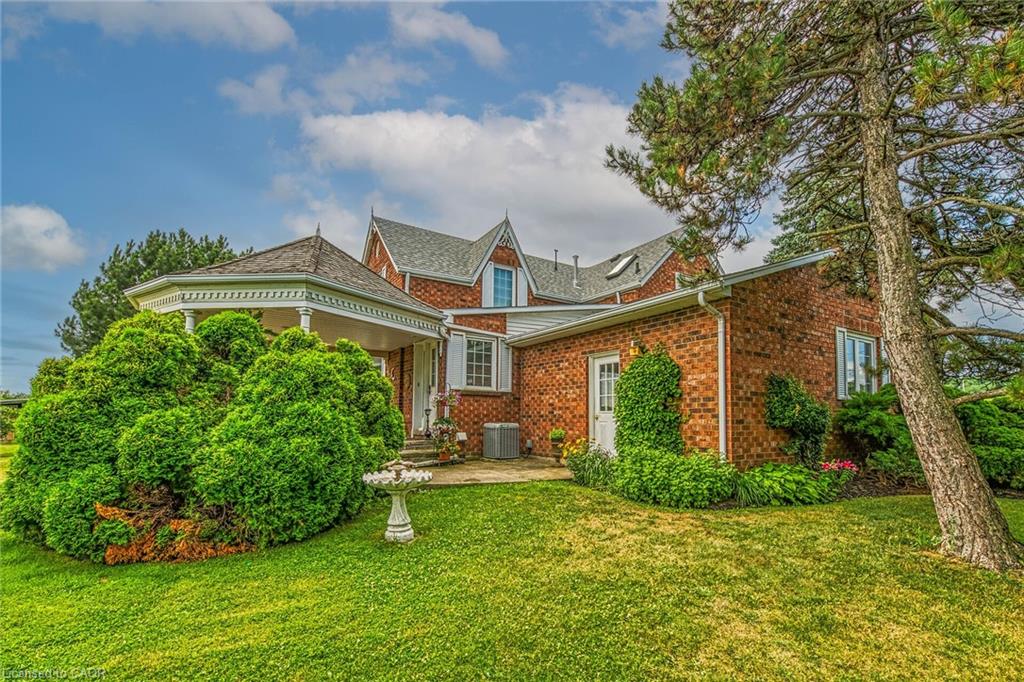5581 King Street Property Photo 5