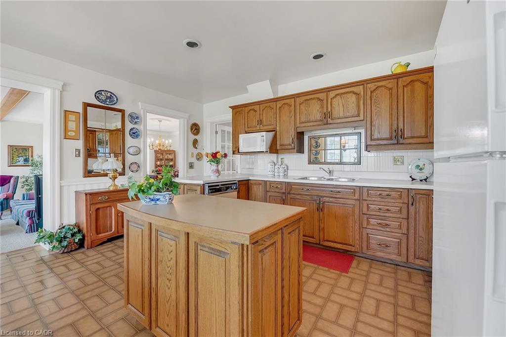 5581 King Street Property Photo 16