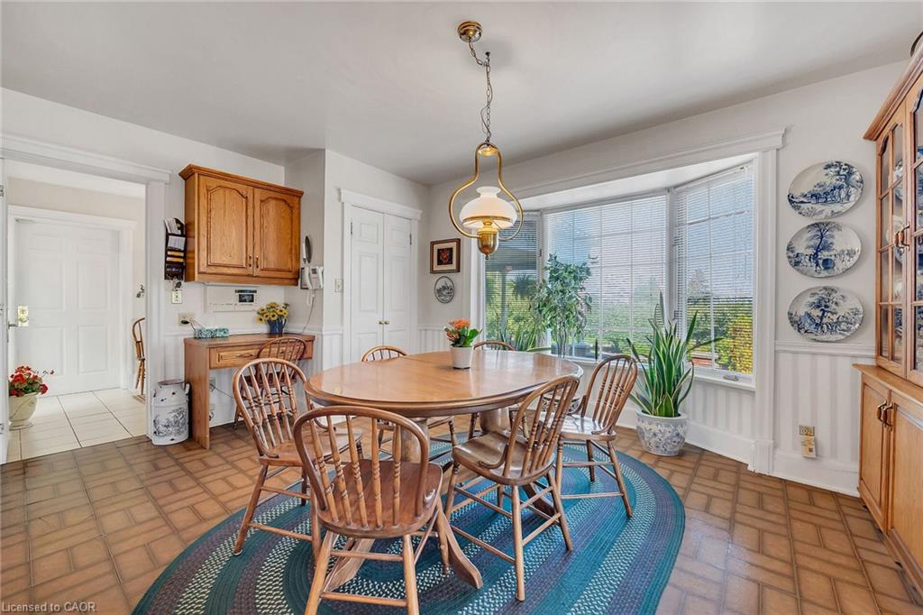 5581 King Street Property Photo 17
