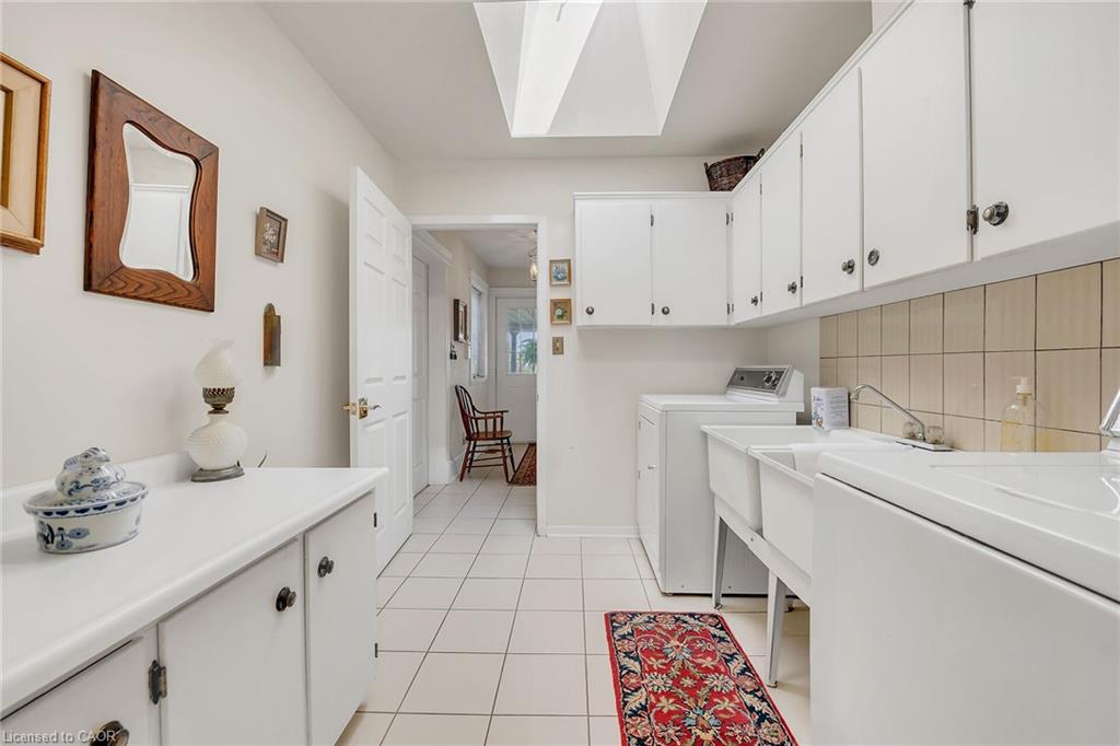 5581 King Street Property Photo 22