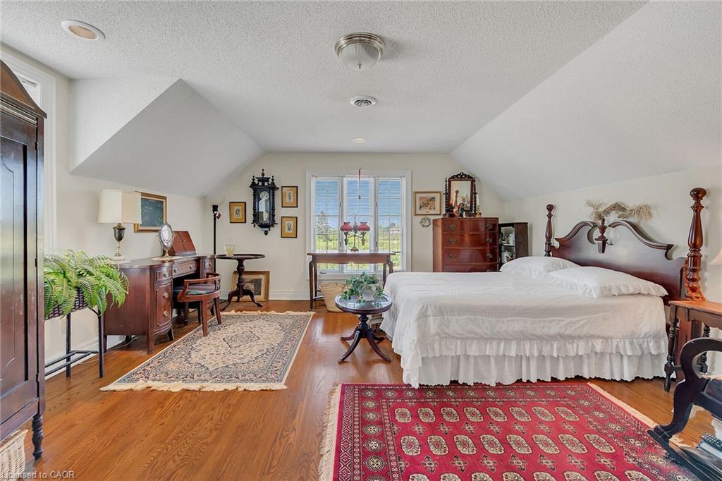 5581 King Street Property Photo 24