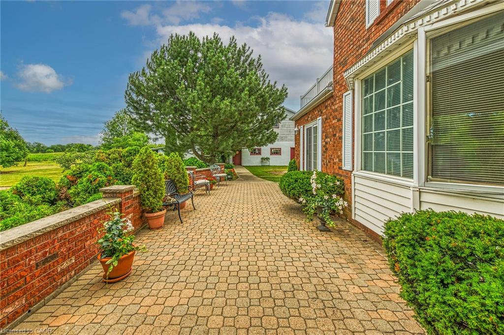5581 King Street Property Photo 31