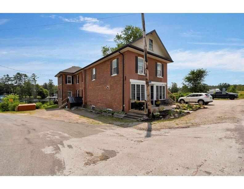 1002 Cowbell Lane Property Photo 3