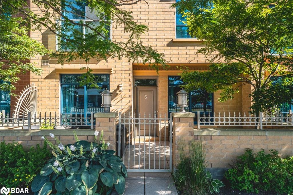 6 Victoria Street Property Photo 1