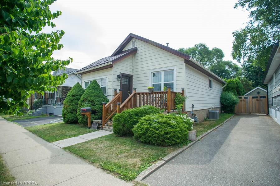 102 Walnut Street Property Photo 1