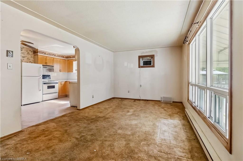 23-55 Metcalfe Crescent Property Photo 4