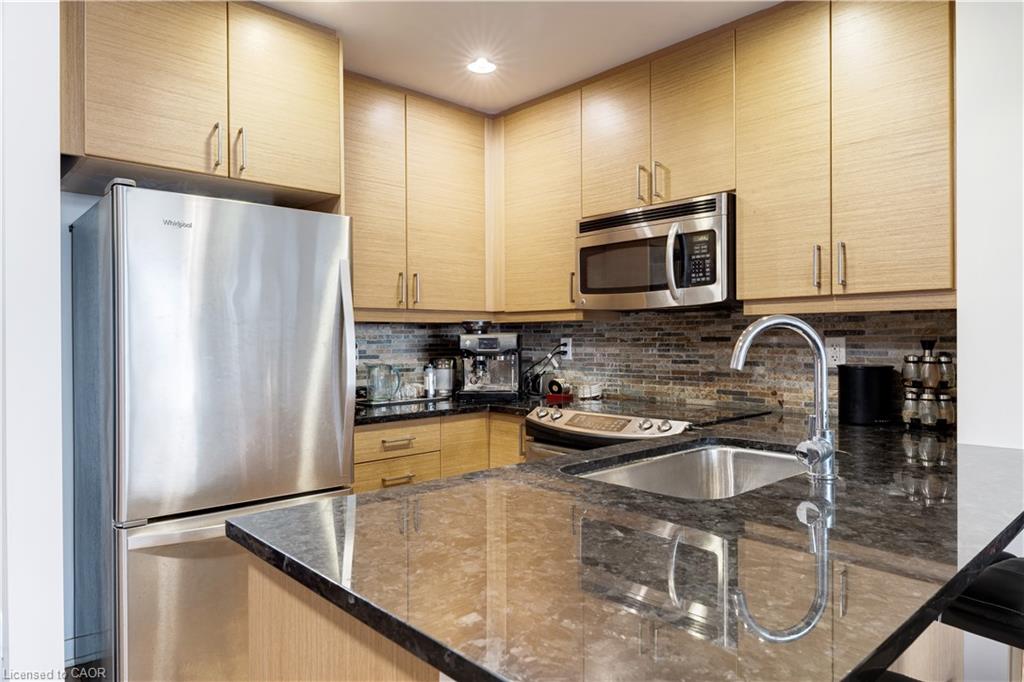 602-551 Maple Avenue Property Photo 4