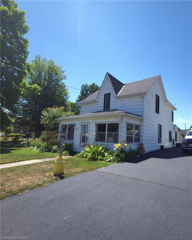 717 Main Street Property Photo 5
