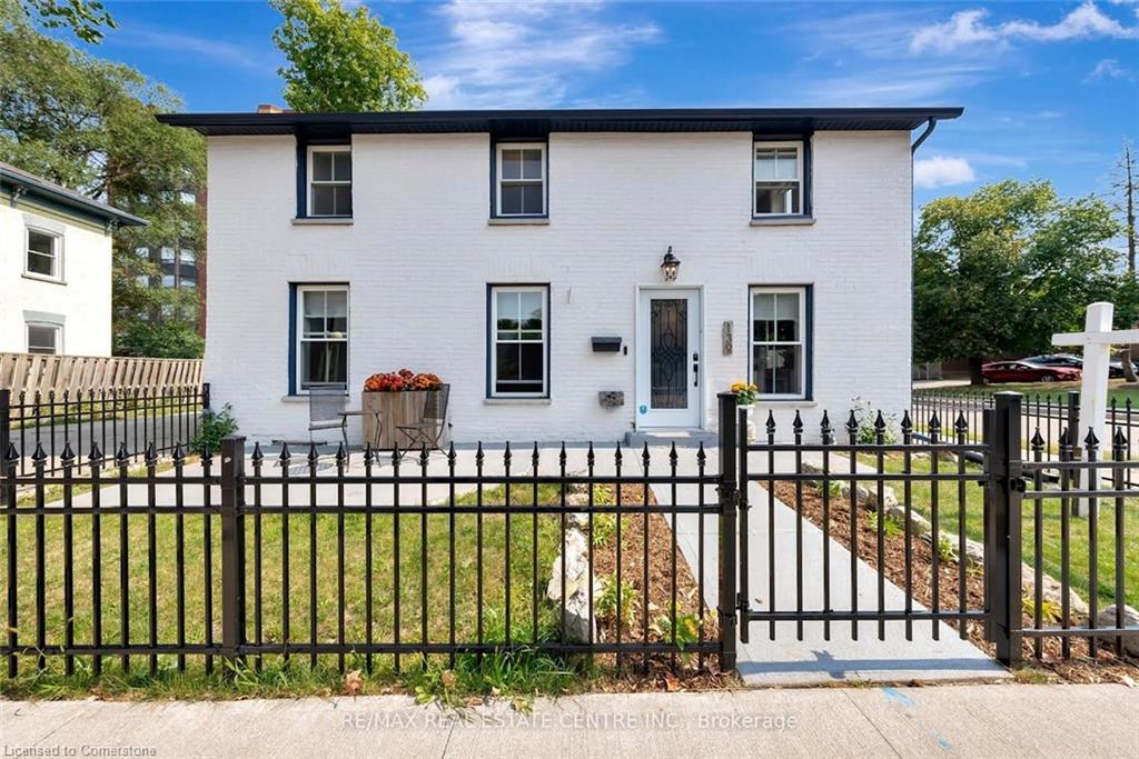 139 Queen Street N Property Photo 1