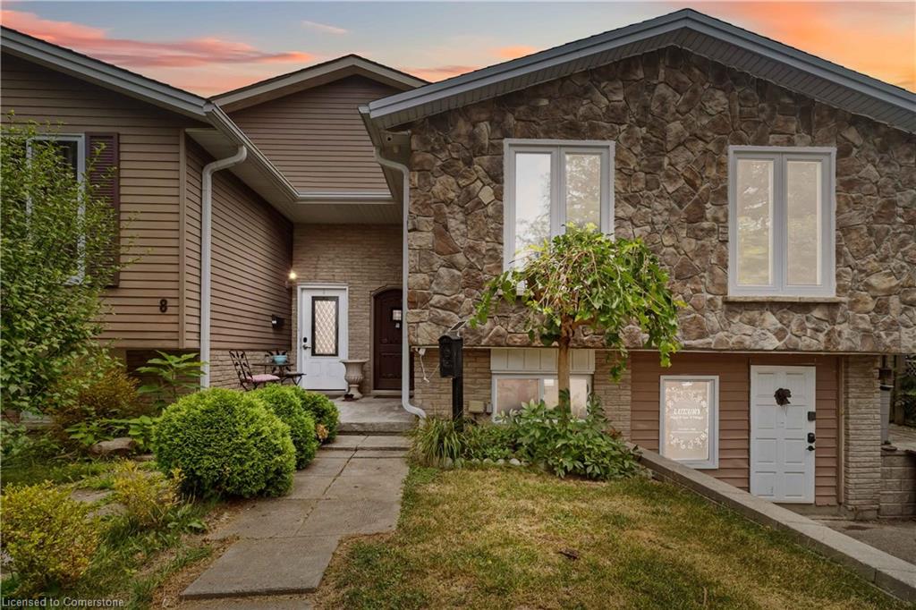 6 Equestrian Court Property Photo 1