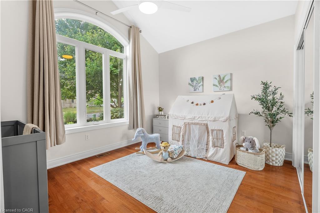 3300 Charleston Drive Property Photo 5