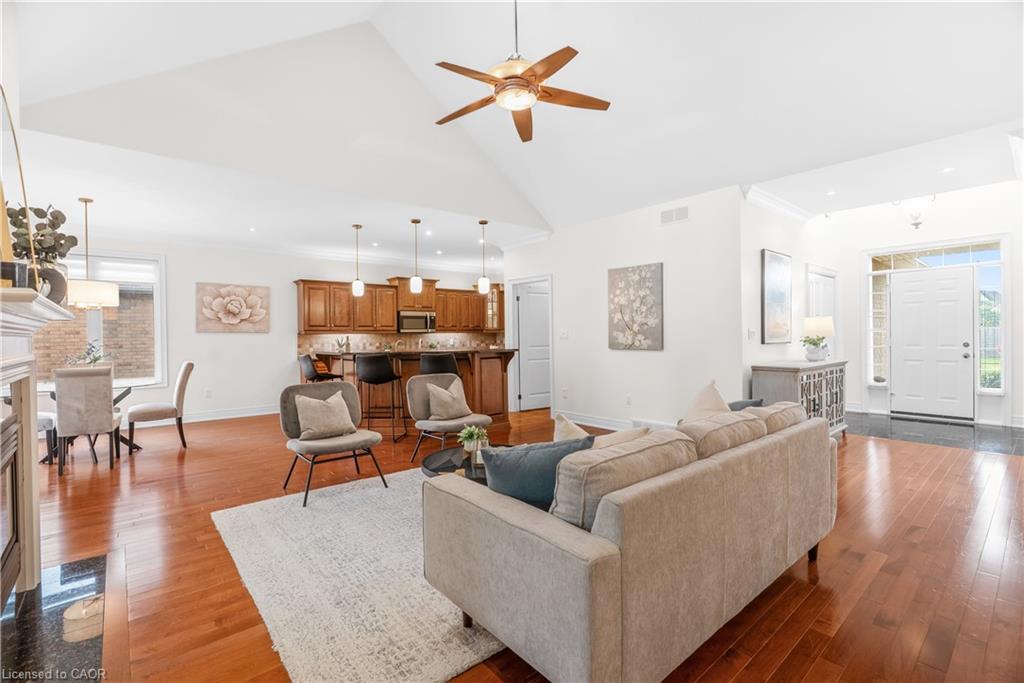 3300 Charleston Drive Property Photo 9