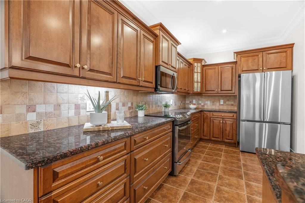 3300 Charleston Drive Property Photo 12