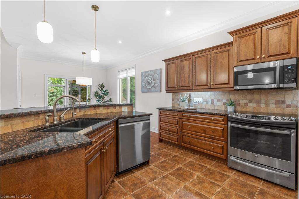 3300 Charleston Drive Property Photo 15