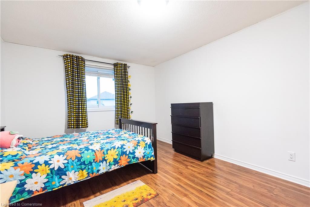 690 Elgin Street N Property Photo 7