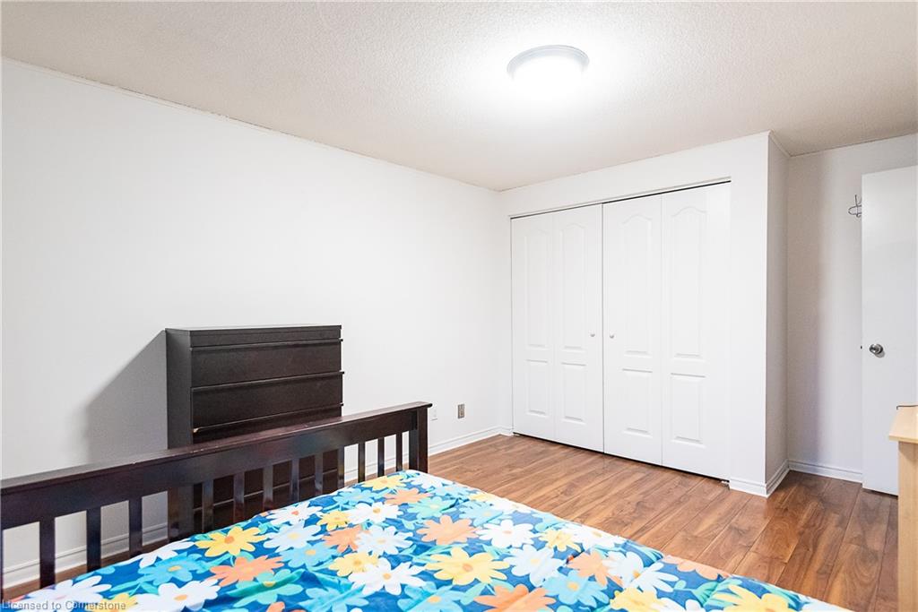 690 Elgin Street N Property Photo 8