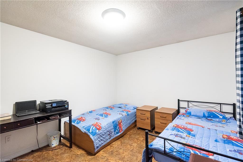 690 Elgin Street N Property Photo 11